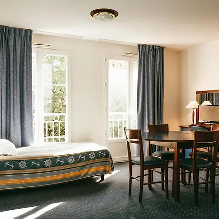 Cozy 2-person Near Thermal 아파트 라로슈포세이